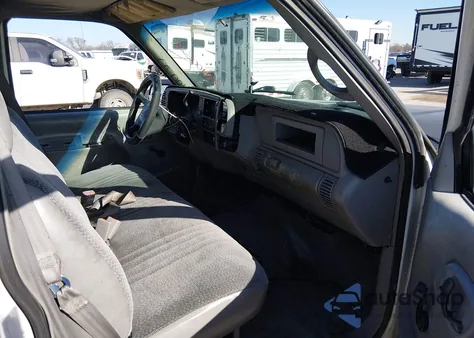 2000 Chevrolet C3500 Chassis из США, поврежденный, VIN 1GBGC34R8YF493326